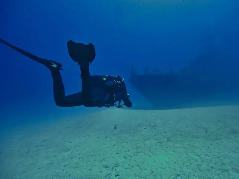 i.a.c.-Tec Wreck.JPG